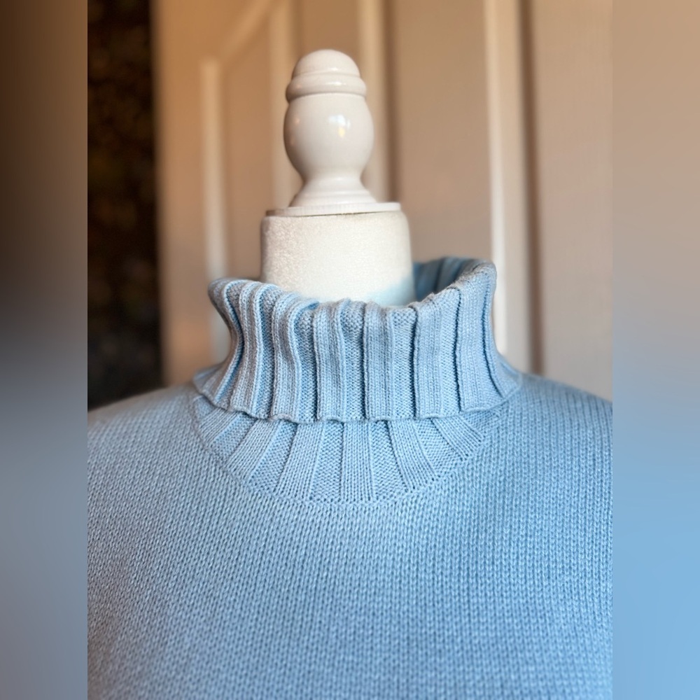 Divided Light Blue Turtleneck Sweater cropped cozy H&M brand winter oversized - Picture 2 of 12